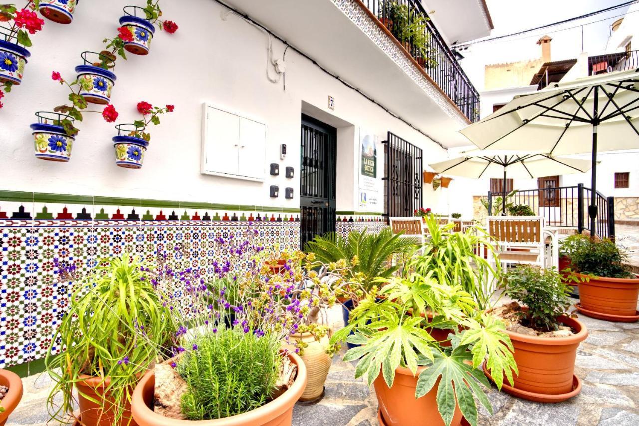 La Vieja Botica Bed & Breakfast Canillas de Aceituno Luaran gambar